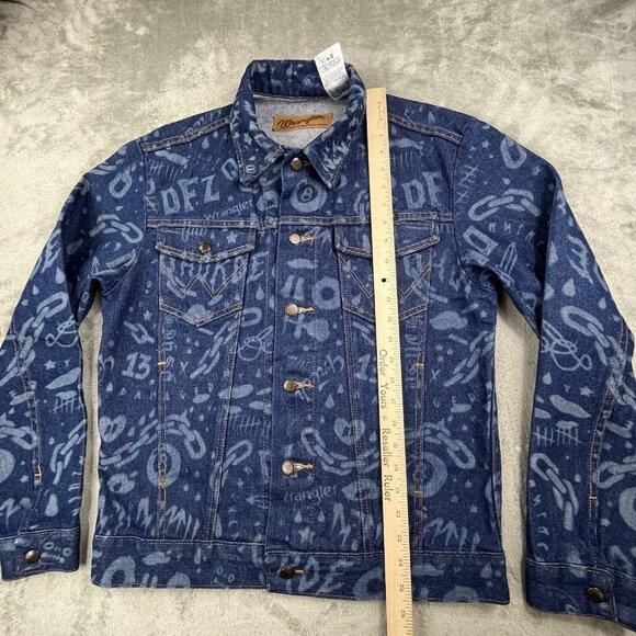 Wrangler x Deadfellaz Trucker Jacket Men's Small Blue DFZ All Over Print Denim - Picture 7 of 10